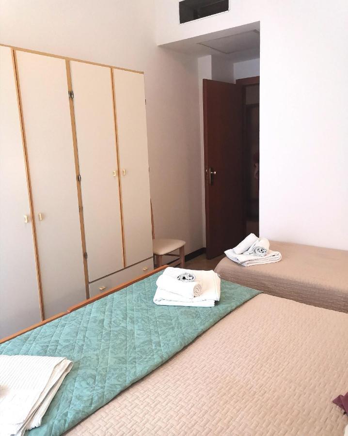 Hotel Alcazar Rimini Bagian luar foto