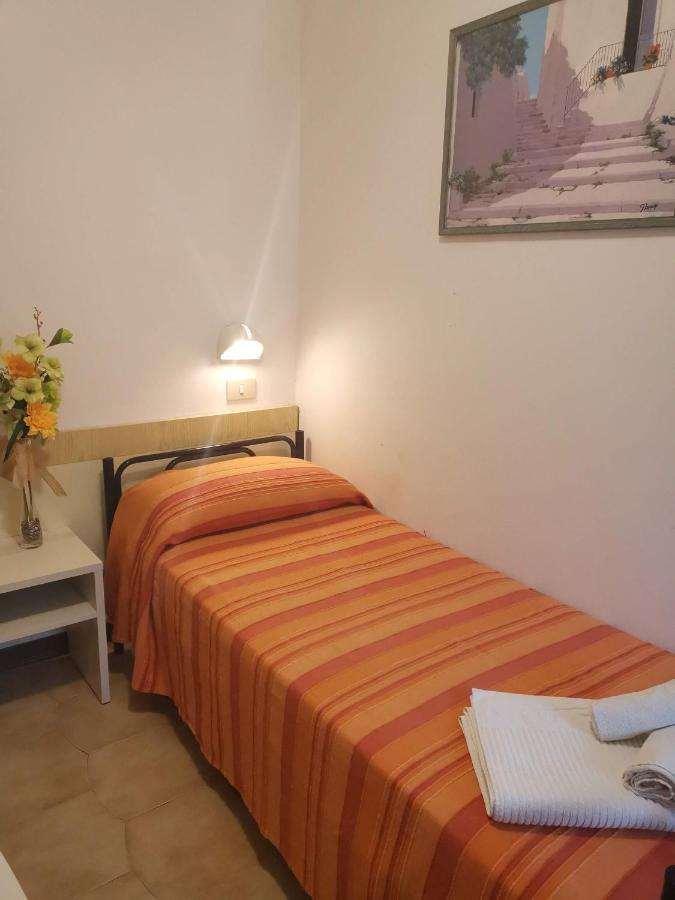 Hotel Alcazar Rimini Bagian luar foto