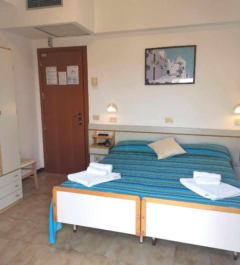 Hotel Alcazar Rimini Bagian luar foto