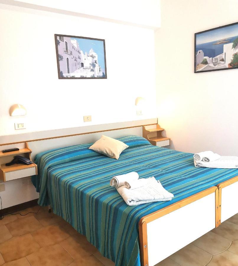 Hotel Alcazar Rimini Bagian luar foto