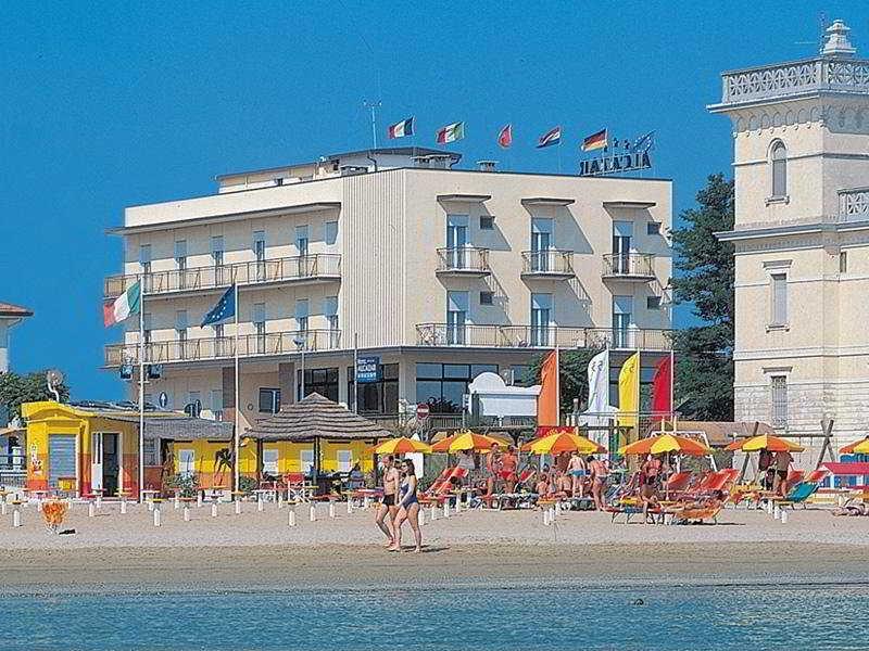 Hotel Alcazar Rimini Bagian luar foto